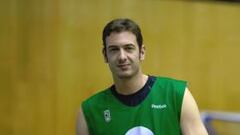 Antonio Bueno, grave tras caer desde un tercer piso