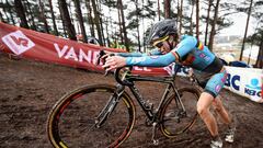 Belgian Femke Van Den Driessche races during the women's U23 race at the world championships cyclocross cycling, in Heusden-Zolder, on January 30, 2016.