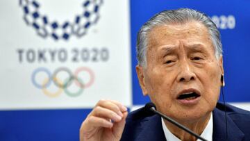 El presidente del comité organizador de Tokio 2020, Yoshiro Mori, y el australiano John Coates (no aparece), presidente de la Comisión de Coordinación del COI para 2020, ofrecen una rueda de prensa tras su reunión en Tokio (Japón).