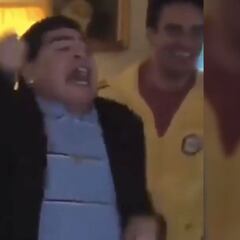El eúforico festejo de Maradona con gol de Mina ante Inglaterra