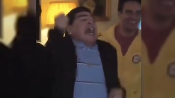 El eúforico festejo de Maradona con gol de Mina ante Inglaterra