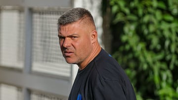 Mauro Gerk head coach of Queretaro during the Play In match between Necaxa and Queretaro as part of the Torneo Clausura 2024 Liga BBVA MX at Victoria Stadium on May 02, 2024 in Aguascalientes, Mexico.