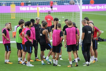 El FC Barcelona realizó su última práctica antes de El Clásico ante el Real Madrid, en el Hard Rock Stadium de Miami.