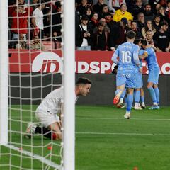 Al Sevilla le queda grande el traje europeo