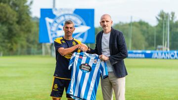 Salva Sevilla junto a Fernando Soriano en su presentaci車n con el Deportivo.