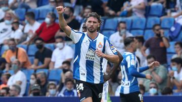 Soccer Football - LaLiga - Espanyol v Real Madrid - RCDE Stadium, Cornella de Llobregat, Spain - October 3, 2021 Espanyol's Sergi Gomez celebrates after Raul de Tomas scores their first goal REUTERS/Albert Gea