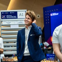 Carlsen subasta los “pantalones prohibidos”
