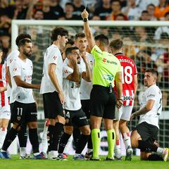 El acta en la web de la RFEF tiene un error en la amarilla a Gayà