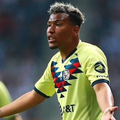 Roger Martinez refused to play with Chicharito at LA Galaxy