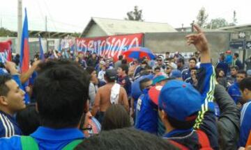 Miles de hinchas llegaron hasta el CDA para alentar a los jugadores.