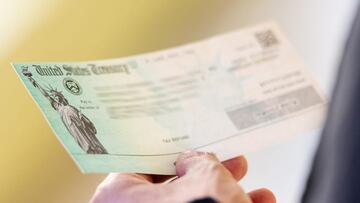 En 2022, algunas familias podr&aacute;n recibir $1,400 como parte del tercer cheque de est&iacute;mulo. &iquest;Qu&eacute; hay del cuarto cheque? &iquest;Podr&iacute;a llegar tambi&eacute;n el pr&oacute;ximo a&ntilde;o?