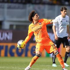 Guillermo Ochoa titular en el Salernitana vs Spezia