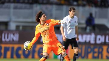 Guillermo Ochoa titular en el Salernitana vs Spezia