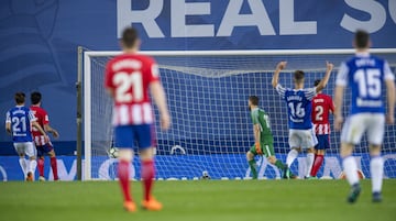 Juanmi también marcó el 3-0 definitivo.