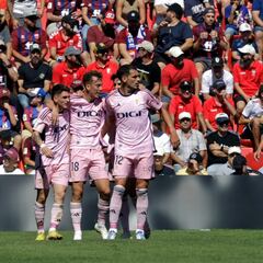 El Oviedo toma el fortín del Eldense en 25 minutos