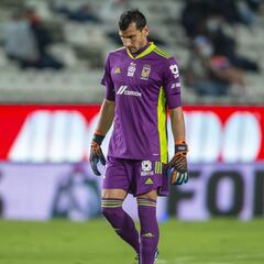 Nahuel recibió su tercer gol de media cancha en 15 años de carrera