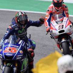 Dovizioso culmina el triplete italiano y gran 2º de Maverick