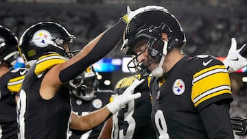 Veteran quarterback Aaron Rodgers can become just the fifth to defeat all NFL teams.