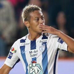 Pachuca golea a Veracruz y Keisuke Honda debuta con gol