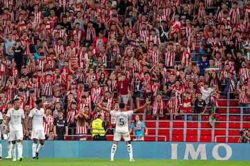 Bellingham hace por primera vez su icnica celebracin frente a la grada de San Mams