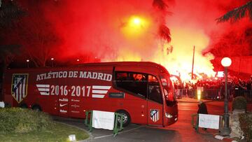Atlético given fiery fan welcome as they arrive at their hotel