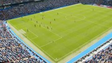 <b>LLENAZO. </b>El Bernabéu registrará un lleno esta mañana para presenciar el duelo ante Osasuna; una entrada como la de las grandes citas.