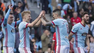 Sergi Gómez, Tucu, Wass y Aspas celebran un gol del Celta ante el Sevilla.