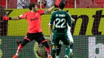 SEGUNDA DERROTA. Un gol tempranero de Trochowski dio el triunfo al Sevilla.