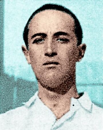 Gomar jugó la temporada 15/16 en el Real Madrid y entre 1916 y 1924 en el Atlético.