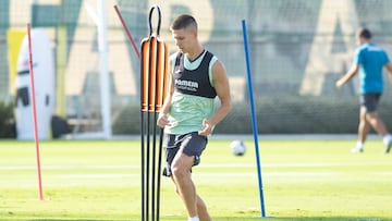 24/08/22 
ENTRENAMIENTO DEL VILLARREAL  FOYTH
 