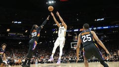 NEW ORLEANS, LA - APRIL 19: CJ McCollum #3 of the New Orleans Pelicans shoots the ball during Round 1 Game 2 of the 2022 NBA Playoffs against  on April 19, 2022 at the Smoothie King Center in New Orleans, Louisiana.