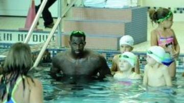 Nunca es tarde: Brandon Bass aprende a nadar a los 29 años