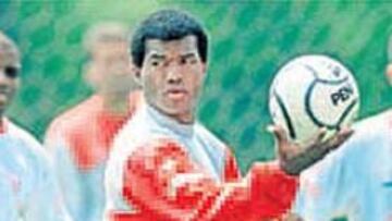 <b>UN CARÁCTER. </b>Uribe dirige a Perú con puño de hierro.