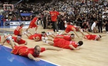 Los jugadores de la selecci車n celebran el Campeonato del Mundo.