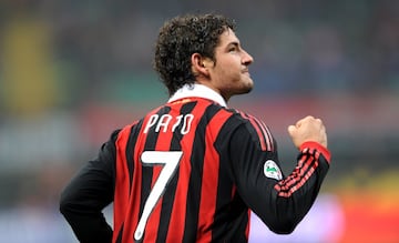 Fichado por el AC Milan por 22 millones de euros desde el Inter de Brasil en 2007. Ahora su pase vale 5 millones de euros. 