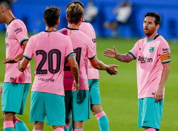 El Barcelona estrenó su nueva equipación rosa