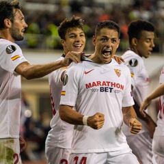 Chicharito se estrenó como goleador del Sevilla