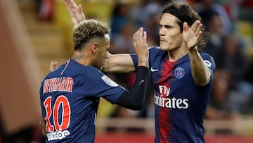 Soccer Football - Ligue 1 - AS Monaco v Paris St Germain - Stade Louis II, Monaco - November 11, 2018  Paris St Germain&#039;s Neymar celebrates scoring their fourth goal with Edinson Cavani  REUTERS/Eric Gaillard