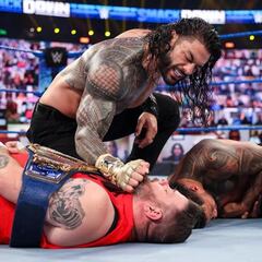 Owens recibe la oportunidad y el primer aviso de Reigns