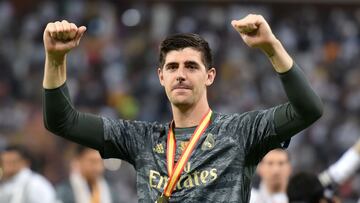 Courtois celebra la Supercopa de España de 2020 en la que detuvo a Thomas el penalti decisivo.