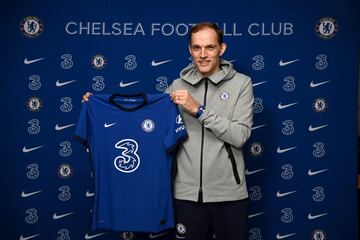 Los irregulares resultados del Chelsea en mitad de temporada obligaron a Abramovich a prescindir de Lampard como técnico. En su lugar fichó a Thomas Tuchel en la que ha sido, sin duda, una de las decisiones más acertadas como máximo mandatario del equipo de Stamford Bridge. La Champions, la Supercopa de Europa y el resurgir de un equipo que vuelve a pelear por la Premier así lo avalan.