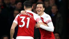 Arsenal's Özil thanks fans for support after 'carjacking' incident