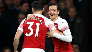 Arsenal's Özil thanks fans for support after 'carjacking' incident