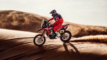 Barreda con la Honda en el Dakar 2022.