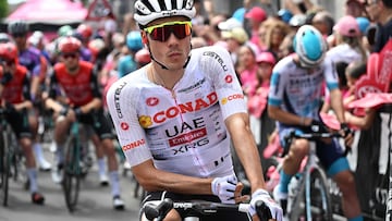 Juan Ayuso, en la salida de la 15ª etapa del Giro de Italia.