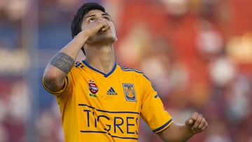 Alan Pulido confiesa que se sintió traicionado por Tigres