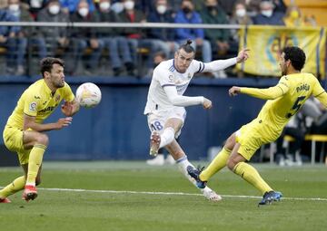 Bale, en una de las acciones que protagonizó en el estadio de la Cerámica el pasado sábado.
