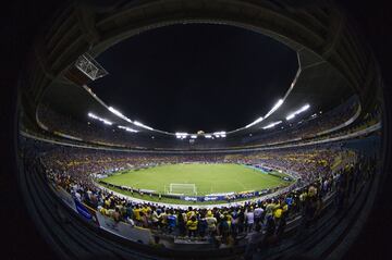 Este recinto ubicado en Guadalajara alberga actualmente a Leones Negros y Atlas. Hace algunos años también era casa de Chivas. El Estadio Jalisco abrió sus puertas en 1960 y tiene capacidad para más de 56 mil asistentes. En su césped se jugaron semifinales de las Copas Mundiales 1970 y 1986.