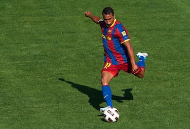 Aunque nacido en Ciudad Bolivar, Jeffren se trasladaría junto a su familia a Tenerife cuando este tenía apenas un año de edad. Comenzó su formación en las categorías inferiores del CD Tenerife, pero su gran nivel llamaría la atención del FC Barcelona, club en el que recalaría en 2004. En el club catalán formó parte de la dinámica del primer equipo durante 4 temporadas, acumulando 34 apariciones con los blaugranas. Especialmente recordada es su aparición en el clásico de liga de la temporada 2009/10, partido en el que anotaría el quinto gol de la goleada por 5 a 0 del Barcelona al Real Madrid.