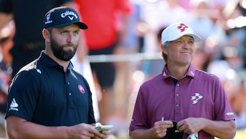 Golf - LIV Golf - Mexico City - Club de Golf Chapultepec, Naucalpan, Mexico - April 27, 2025 Ripper GC's Matt Jones and Legion XIII's Jon Rahm during the final round REUTERS/Raquel Cunha
